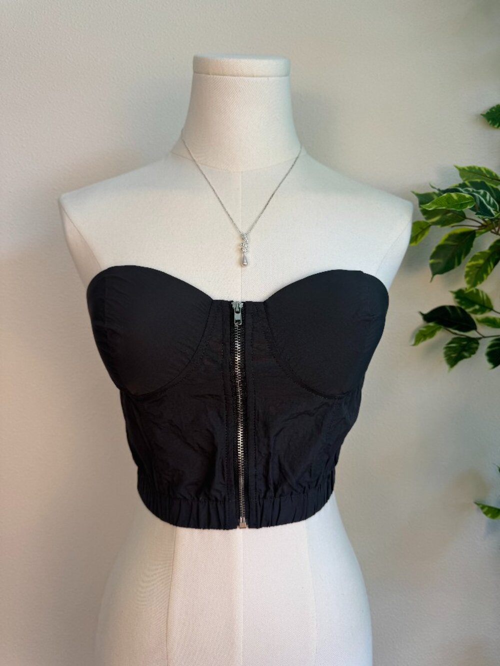Fashion Nova Black Strapless Bustier Crop Top Front Zip Nylon